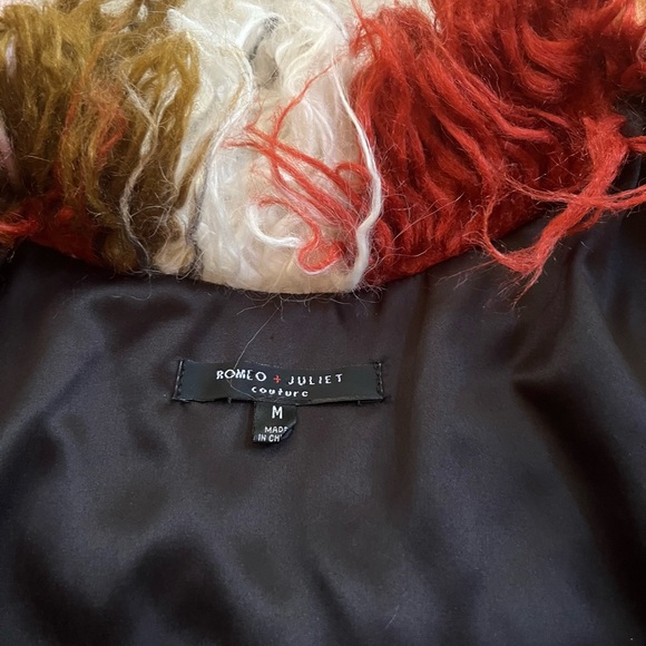 Shaggy Furry Boho Block Color Coat Jacket size Medium
Natural earthy colors - Picture 5 of 8